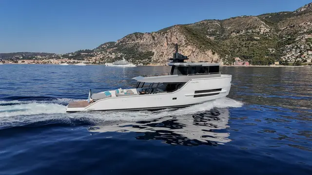 Arcadia Sherpa 60 — Yacht Hire Saint-Tropez, Saint-Tropez