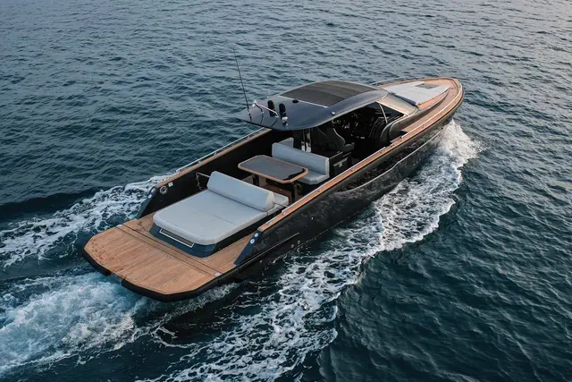 Forza 37 — Yacht Hire Saint-Tropez, Saint-Tropez