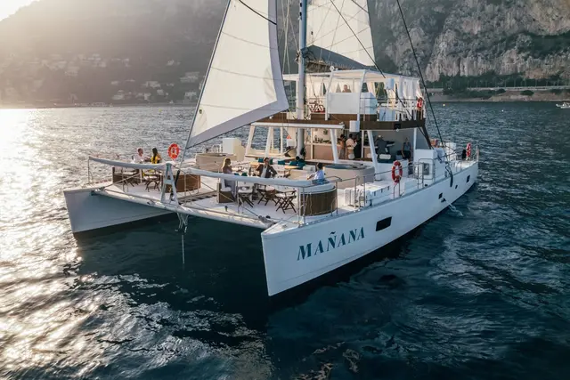 Manana Yacht — Yacht Hire Saint-Tropez, Saint-Tropez
