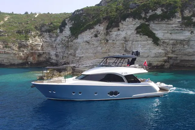 MCY66 — Yacht Hire Saint-Tropez, Saint-Tropez