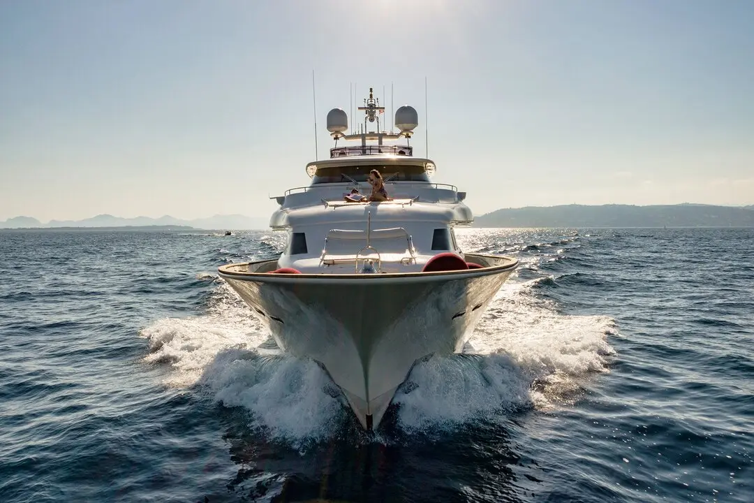 Navetta 33, cabine principale — Yacht Hire Saint-Tropez, Saint-Tropez. Croisière tranquille de Pampelonne à Cap Taillat