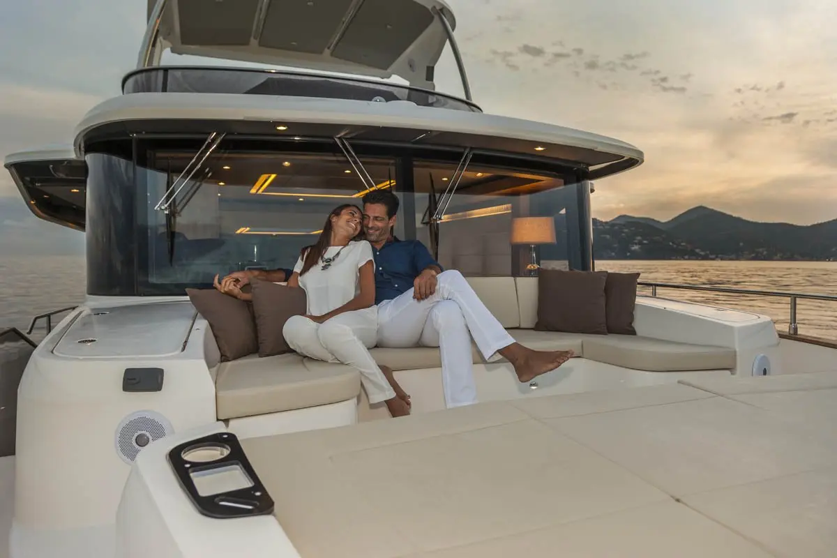 Navetta 58, flybridge — Yacht Hire Saint-Tropez, Saint-Tropez. A steady 17-metre hull for calm Gulf mornings