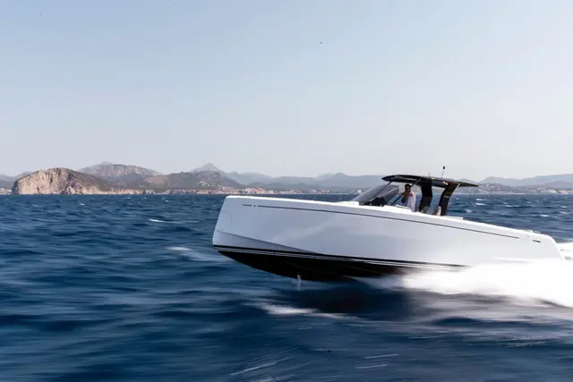 Pardo 38 — Yacht Hire Saint-Tropez, Saint-Tropez