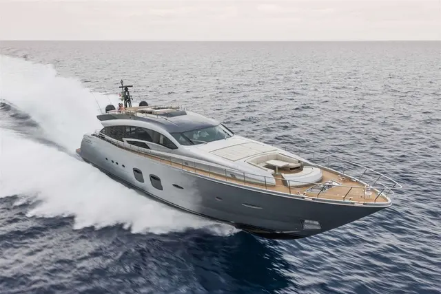 Pershing 108 — Yacht Hire Saint-Tropez, Saint-Tropez