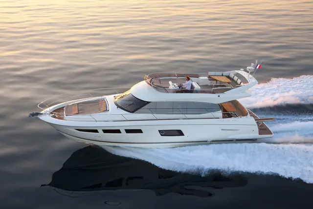 Prestige 550 FLY — Yacht Hire Saint-Tropez, Saint-Tropez