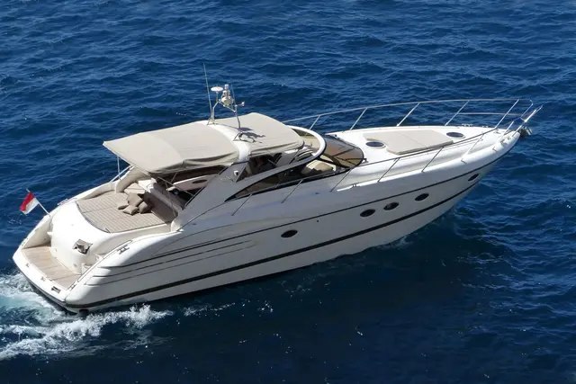 Princess 50 — Yacht Hire Saint-Tropez, Saint-Tropez