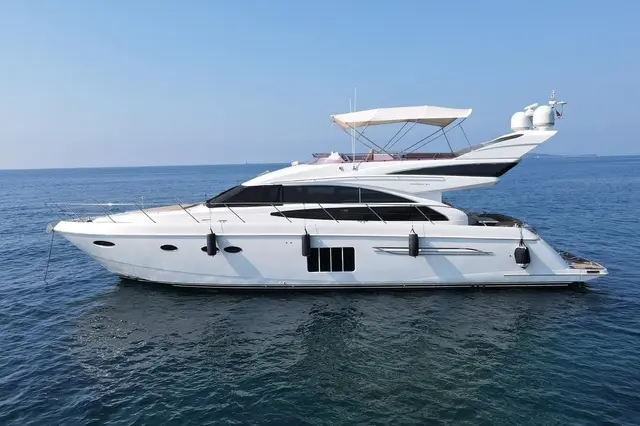 Princess 64 Fly — Yacht Hire Saint-Tropez, Saint-Tropez