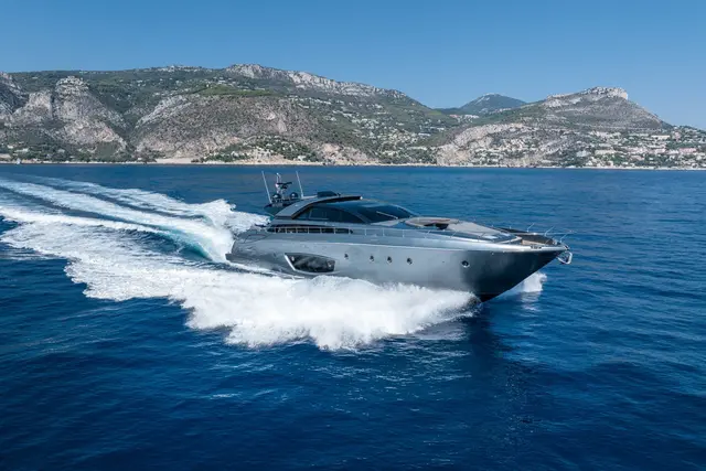 Riva 86 Domino — Yacht Hire Saint-Tropez, Saint-Tropez