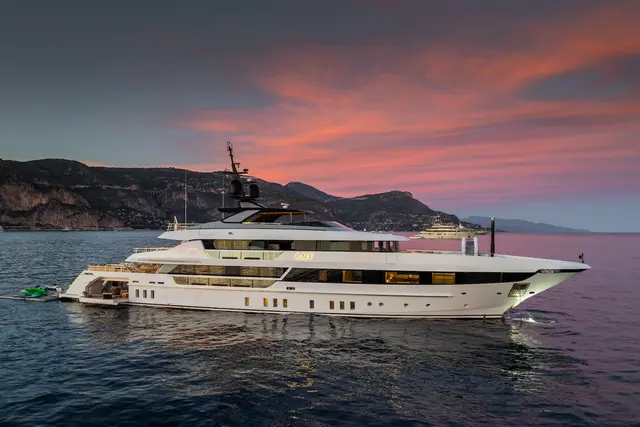 RMF — Yacht Hire Saint-Tropez, Saint-Tropez