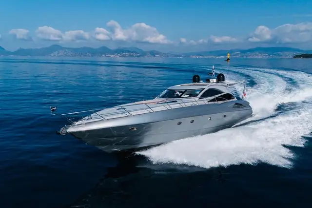 Sunseeker Predator 68 — Yacht Hire Saint-Tropez, Saint-Tropez