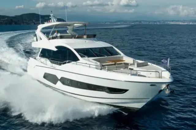 Sunseeker 76 — Yacht Hire Saint-Tropez, Saint-Tropez