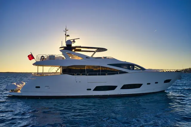 Sunseeker 95 — Yacht Hire Saint-Tropez, Saint-Tropez
