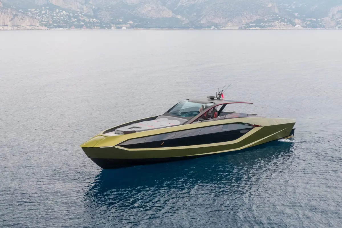 Lamborghini 63, main deck — Yacht Hire Saint-Tropez, Saint-Tropez. Fast carbon hull built for a short sunset run