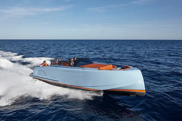 Vanquish VQ60 — Yacht Hire Saint-Tropez, Saint-Tropez